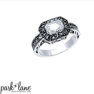 REIGN RING